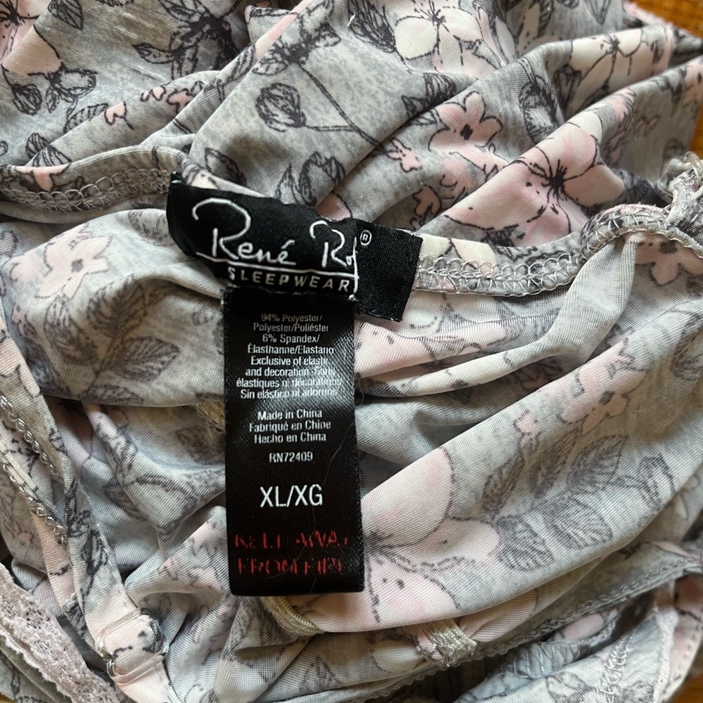 Rene Rofe Gray Pink Floral Pajama With Matching Robe - Picture 2 of 6